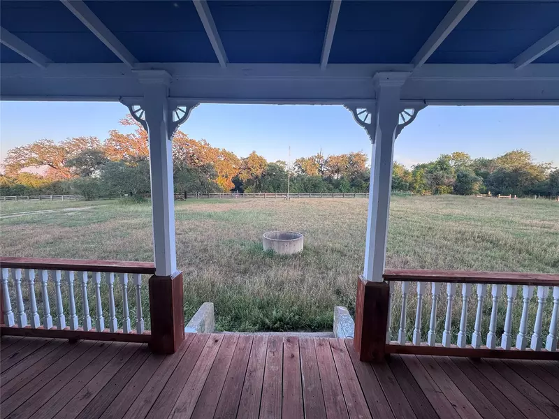 6346 Sand Rock, La Grange, TX 78945