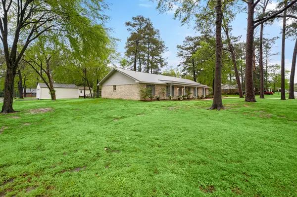 Livingston, TX 77351,916 W Jones ST