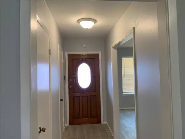 Houston, TX 77072,11602 Roos RD