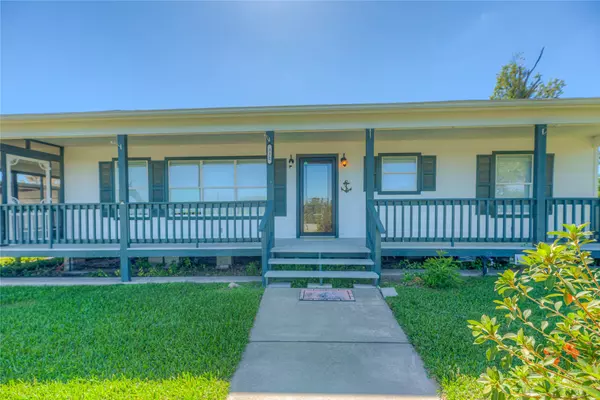 Onalaska, TX 77360,332 S Oak Lee DR S