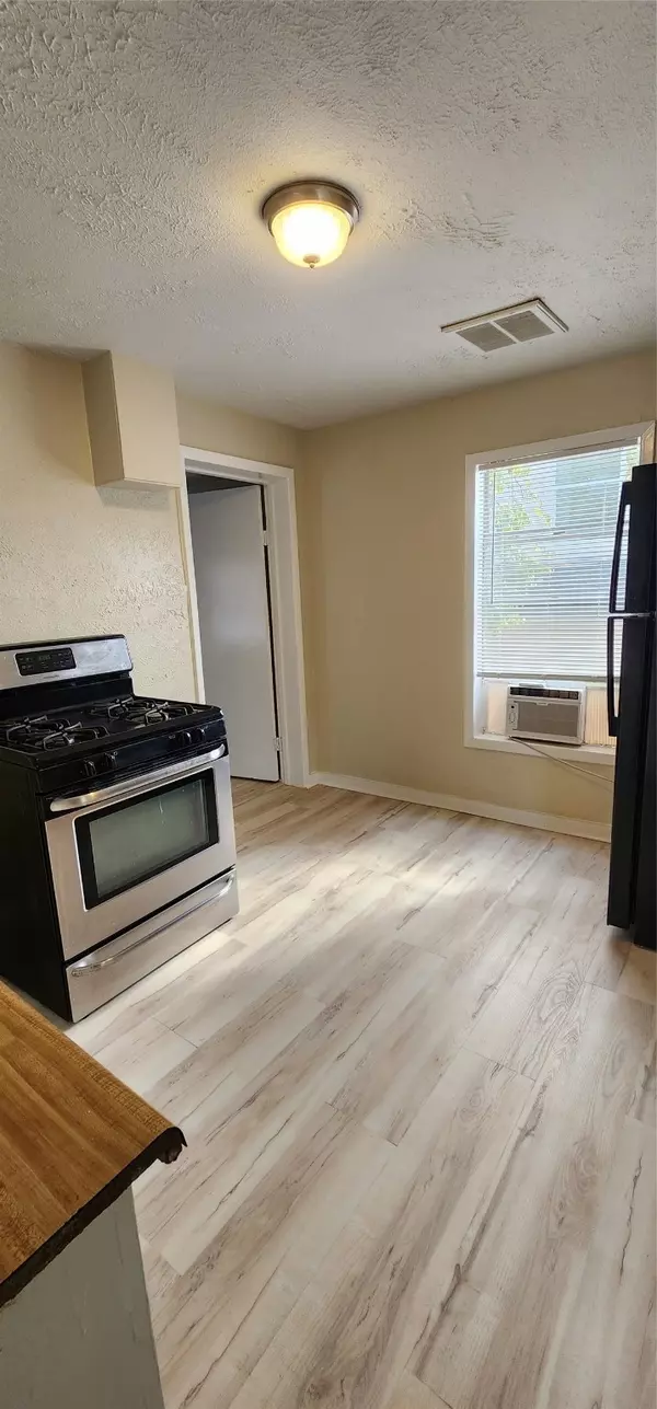 Houston, TX 77009,804 1/2 Graceland ST