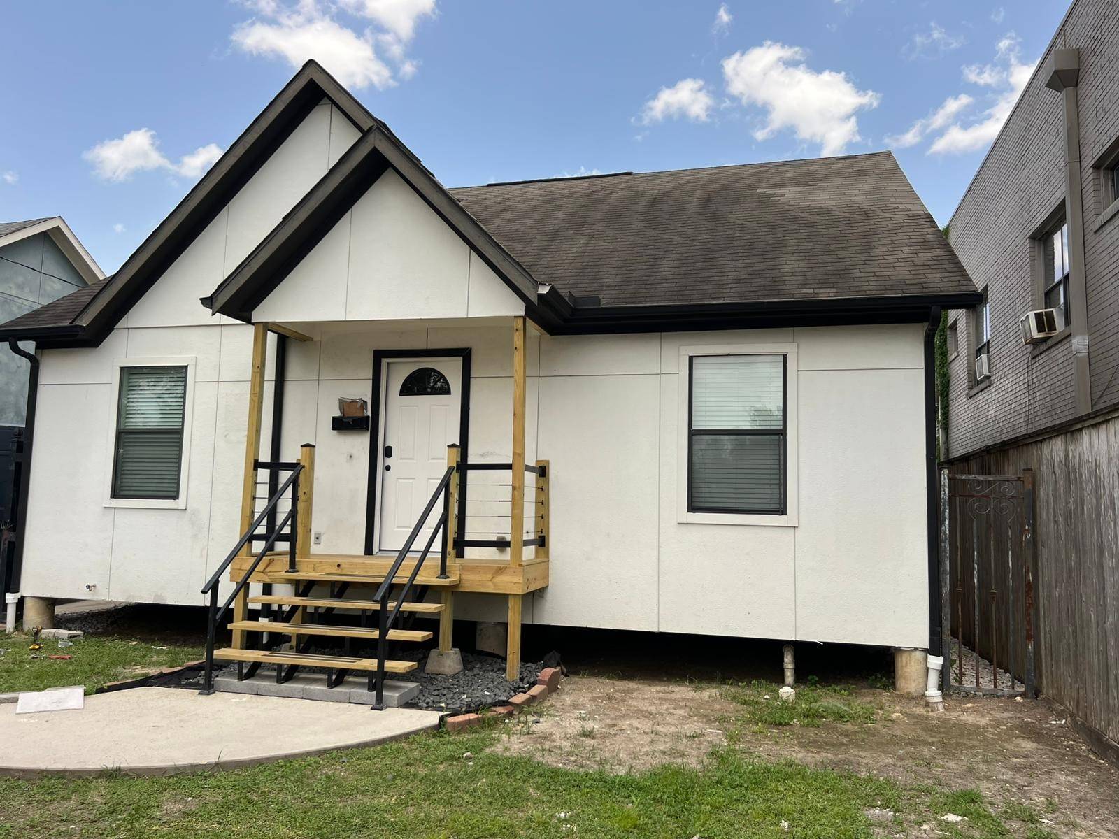 1908 Davis ST, Houston, TX 77026