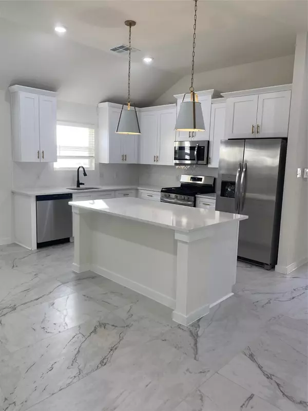 Angleton, TX 77515,3206 Emerald Hills Dr