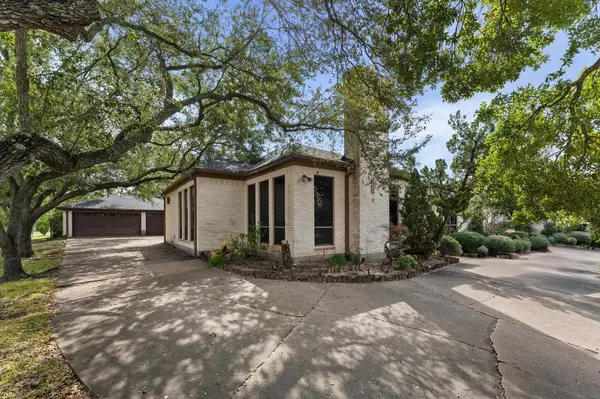 Houston, TX 77071,8103 Lake Edge CT