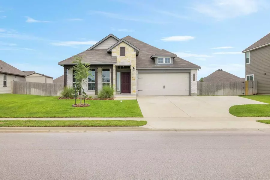 1925 Viva RD, Bryan, TX 77807