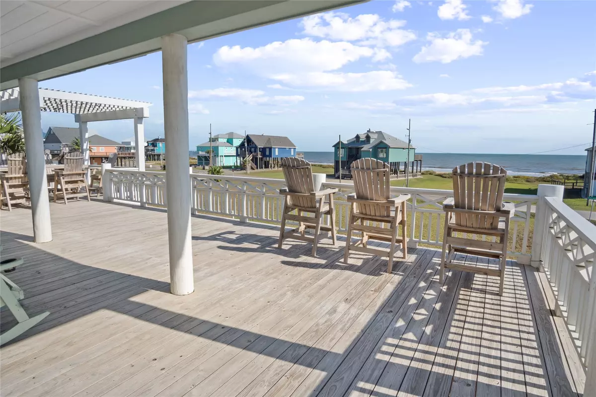 Crystal Beach, TX 77650,940 Raymond