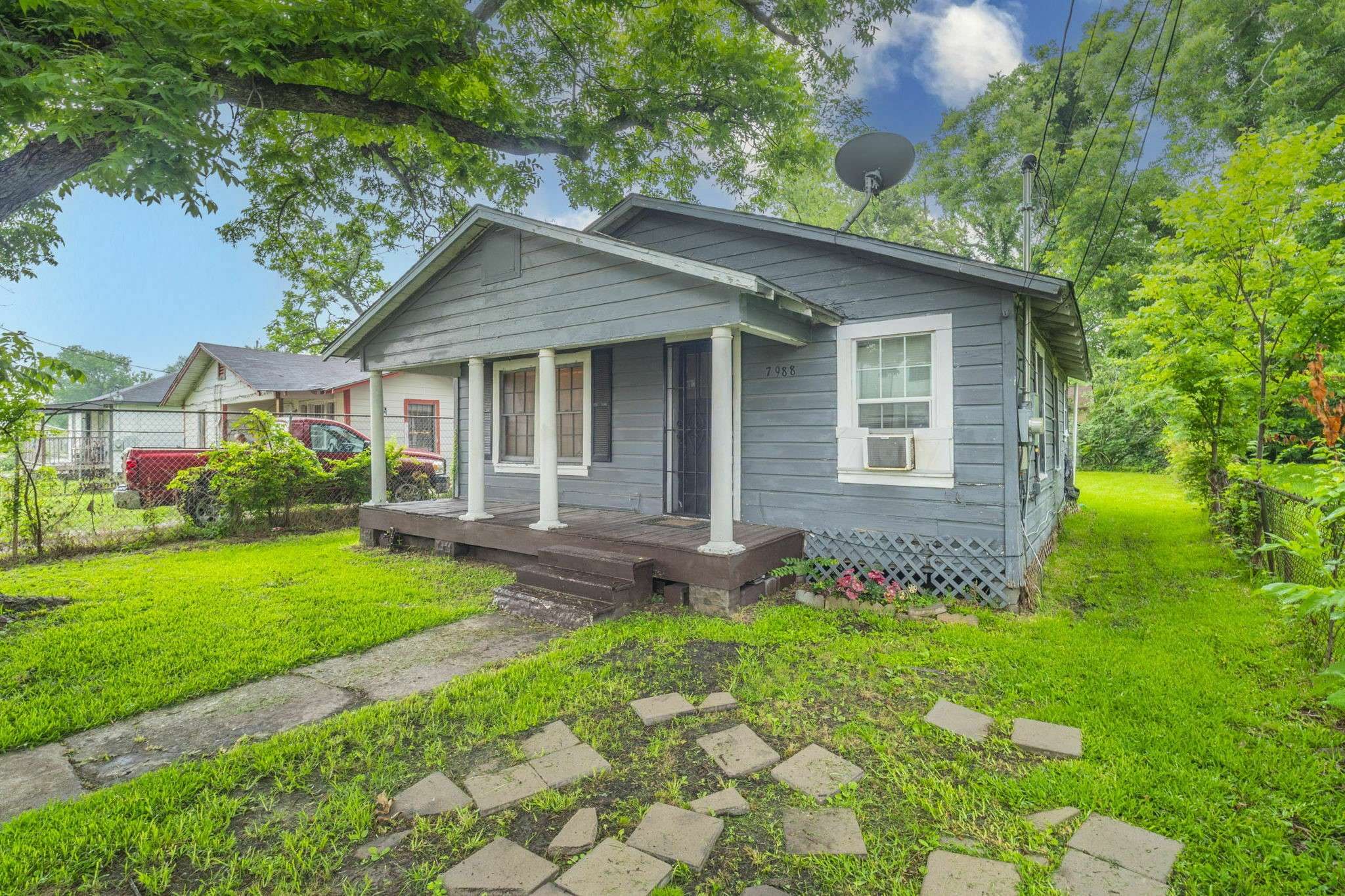 Houston, TX 77028,7988 Joy ST