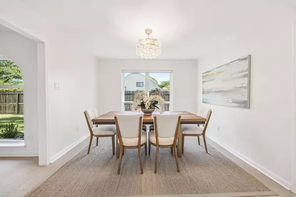 Houston, TX 77042,10203 Meadow Lake LN