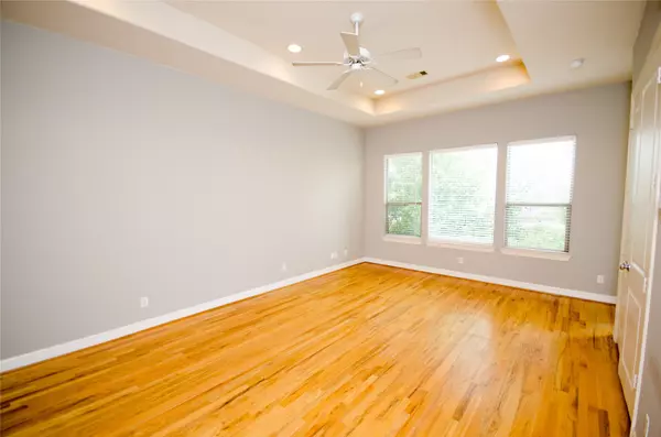 3802 Centerplaza DR, Houston, TX 77007