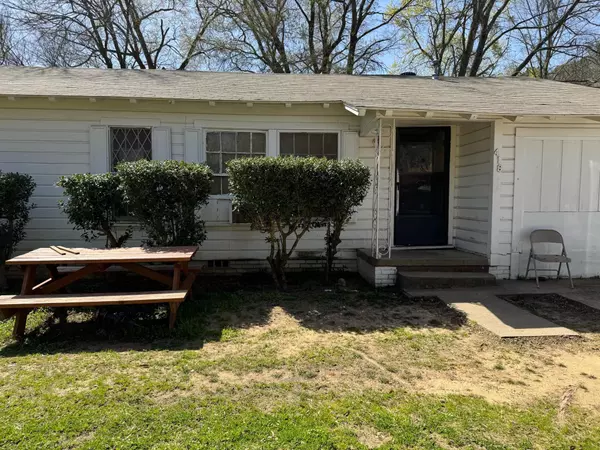 418 Jenkins ST, Daingerfield, TX 75638