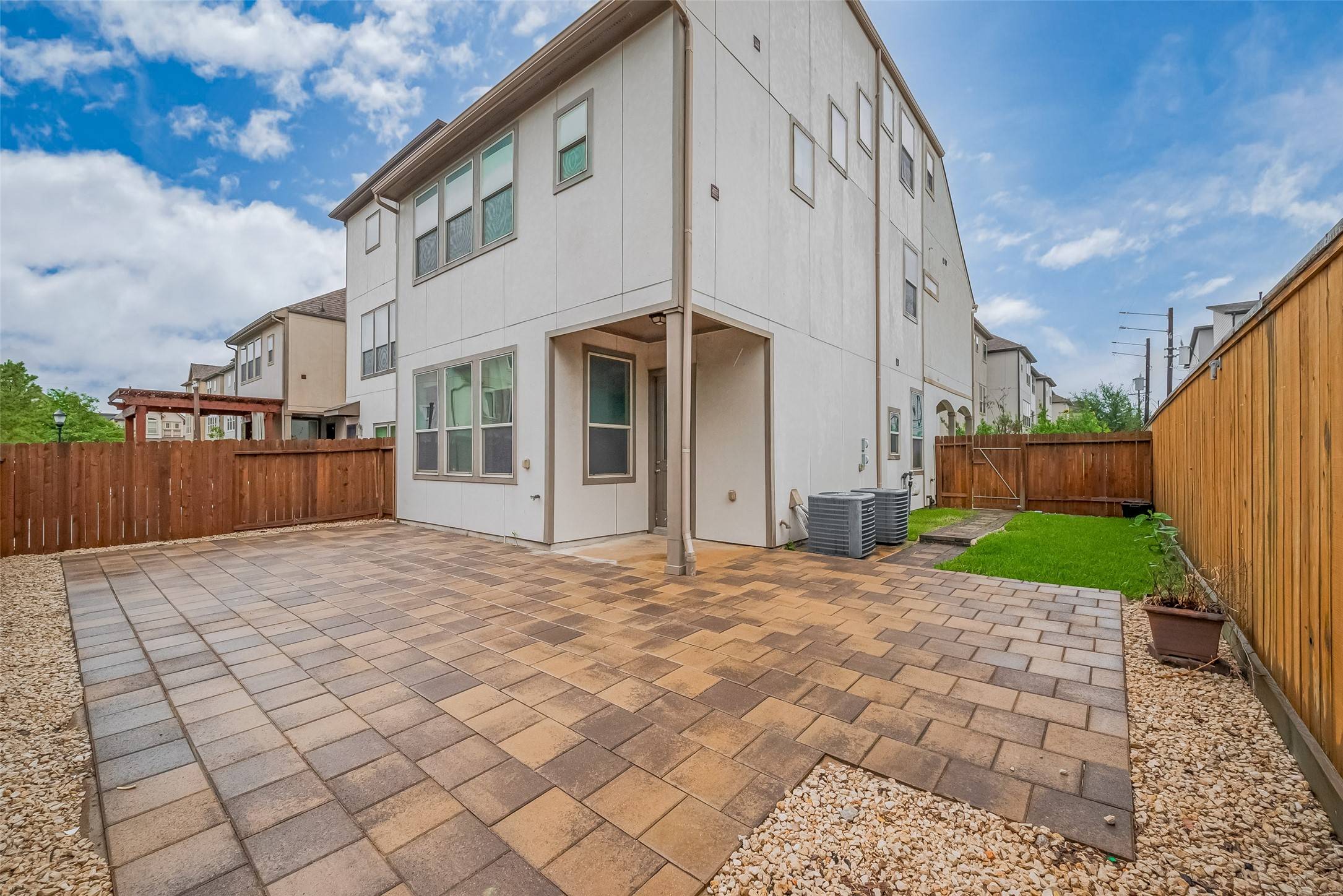 Houston, TX 77043,1503 Miles Oaks PL
