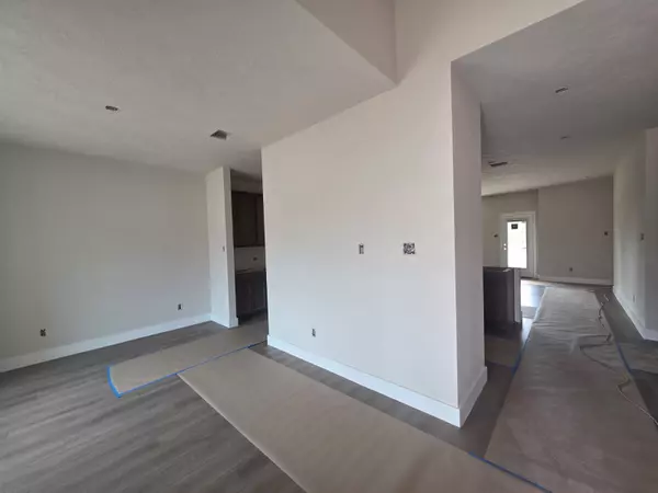 Brenham, TX 77833,2052 Winepress RD