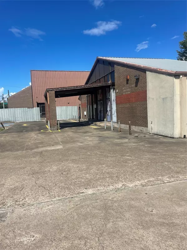 Houston, TX 77045,14215 S Post Oak RD