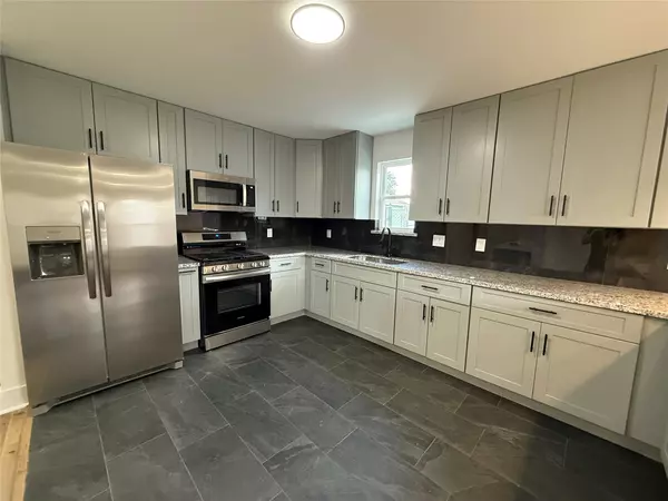 Houston, TX 77011,611 N Eastwood ST