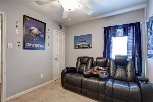 Fort Worth, TX 76140,736 Lazy Crest DR
