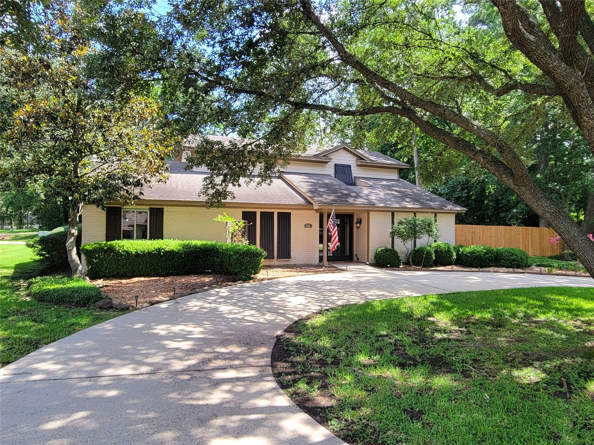 711 Holly Springs DR, Conroe, TX 77302