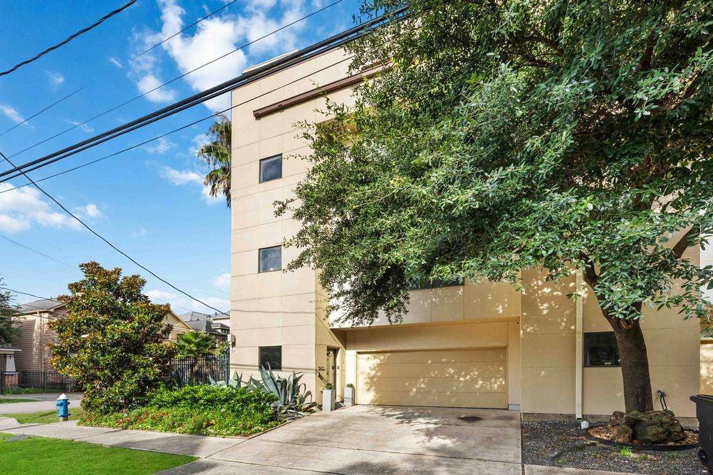 1203 Studer ST, Houston, TX 77007