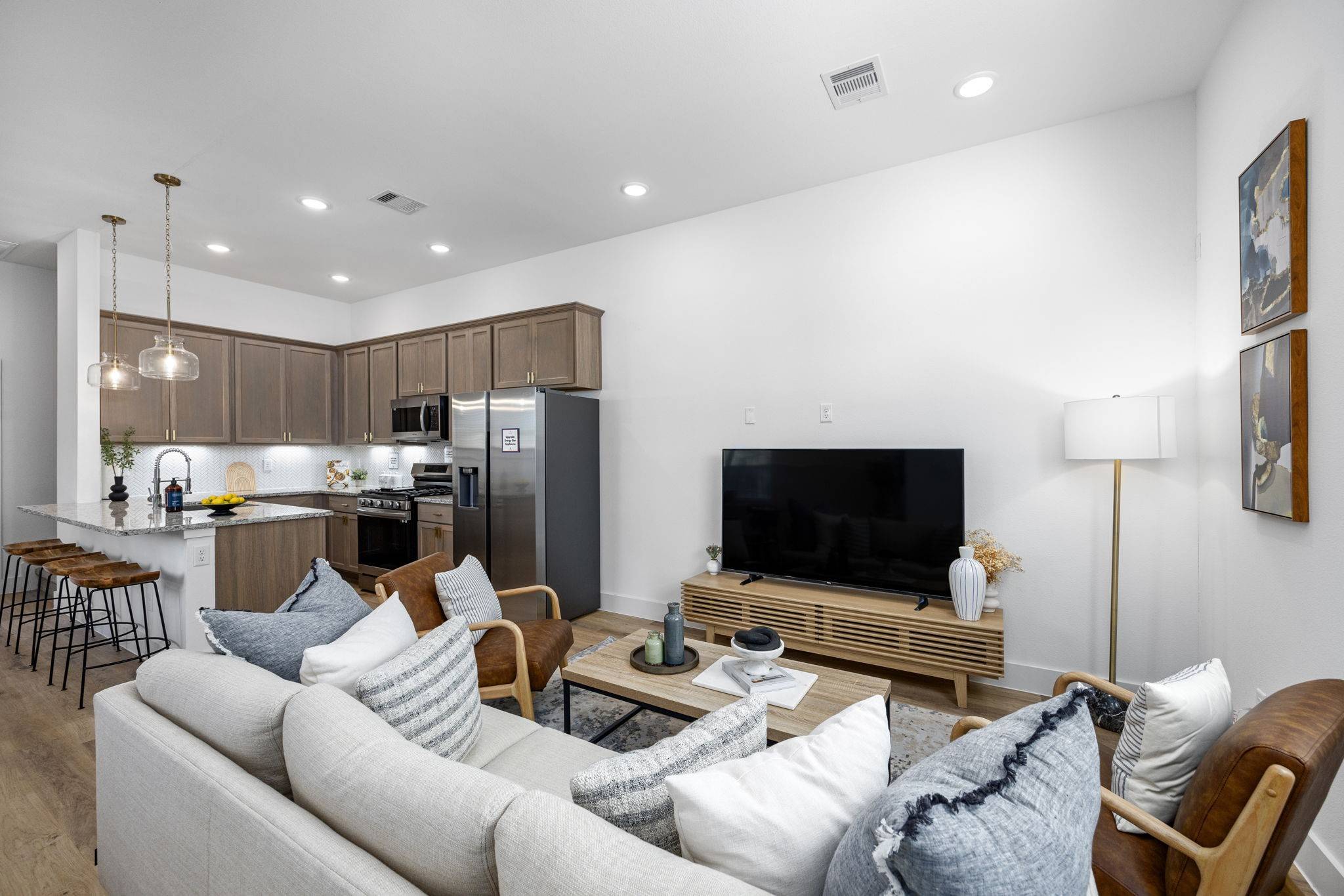 1570 W Tidwell RD, Houston, TX 77091