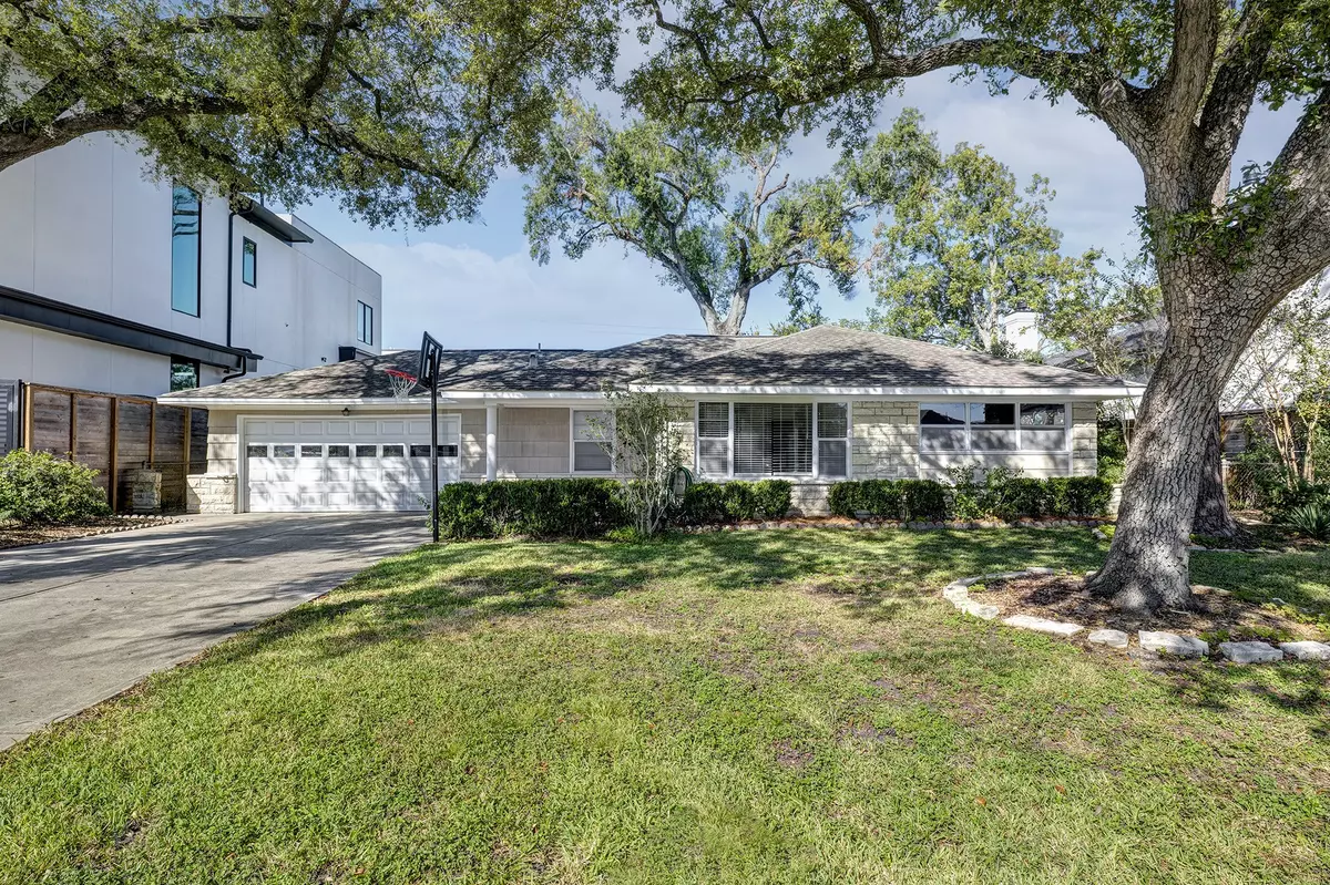 Bellaire, TX 77401,5004 Holt ST