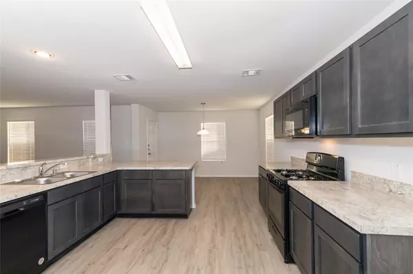 Houston, TX 77028,8802 Livings ST