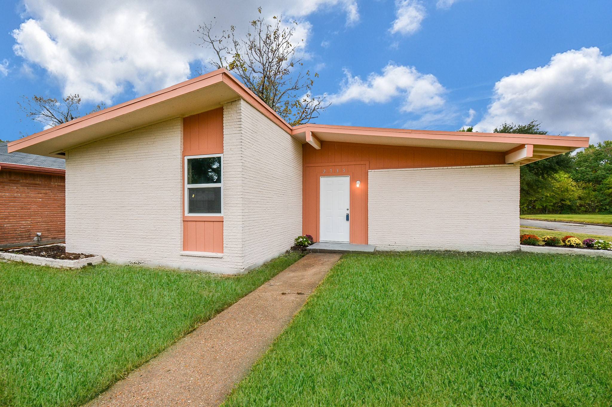 2735 Knotty Oaks TRL,  Houston,  TX 77045