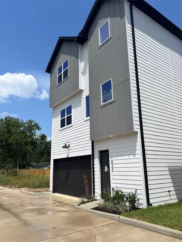 1032 Marcolin ST, Houston, TX 77088