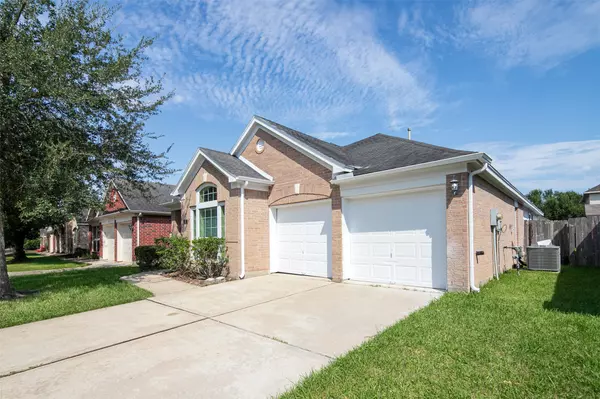 30 Signal Hill DR, Manvel, TX 77578