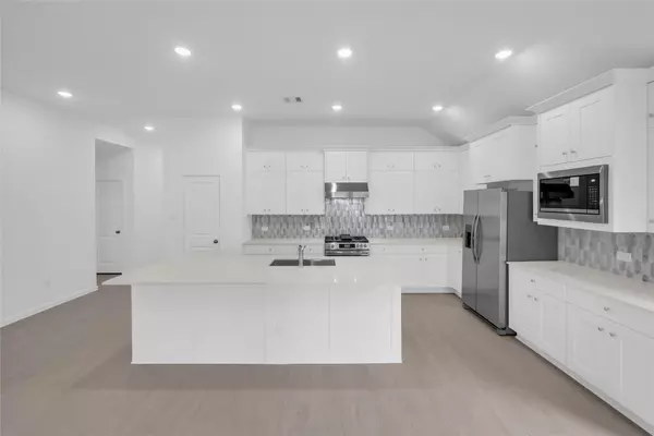 21735 Willow River Canyon LN, Waller, TX 77484