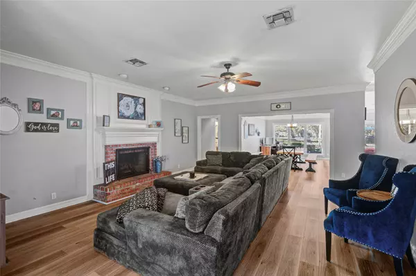 Lake Jackson, TX 77566,203 Teakwood ST