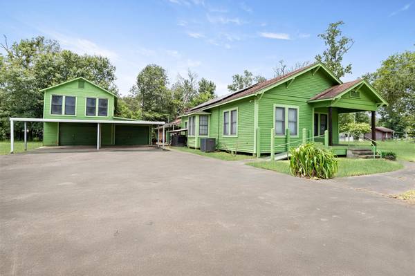 8265 Maple ST, Orange, TX 77632