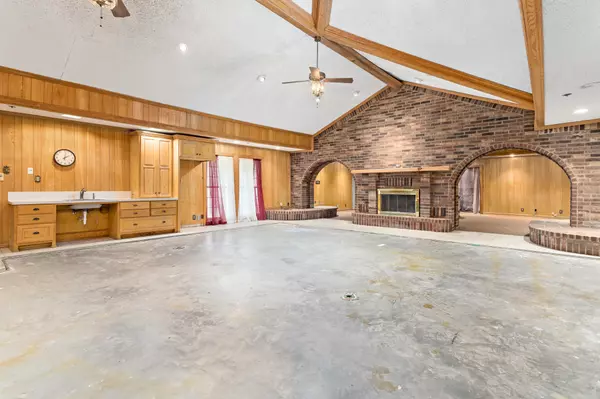 Orange, TX 77632,8265 Maple ST