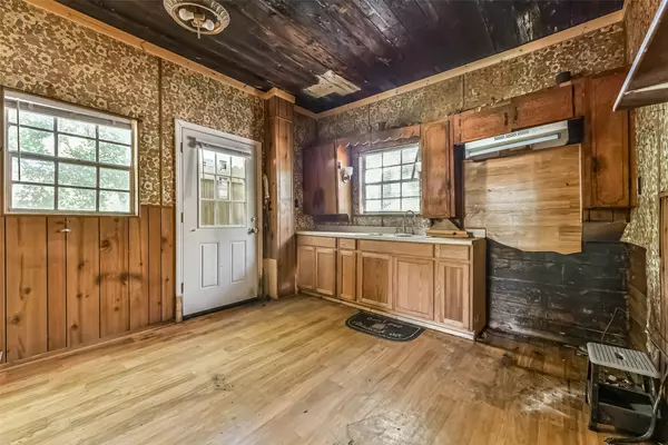 Texas City, TX 77590,32 11th AVE N