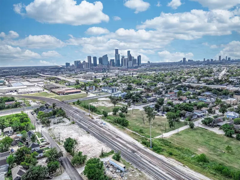 2023 Semmes ST, Houston, TX 77026