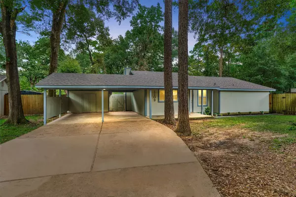 1109 E Red Cedar CIR, The Woodlands, TX 77380