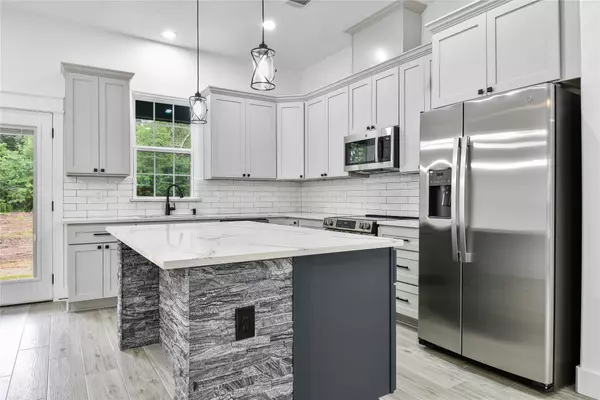 Coldspring, TX 77331,160 Jackson RD