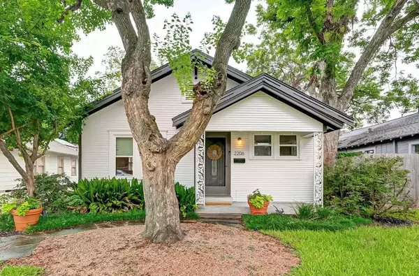 2206 Singleton ST, Houston, TX 77008