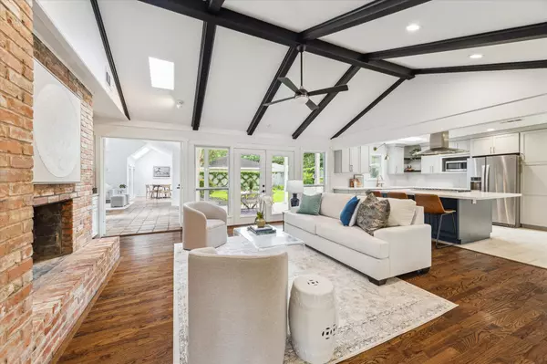 Houston, TX 77063,7811 Skyline DR