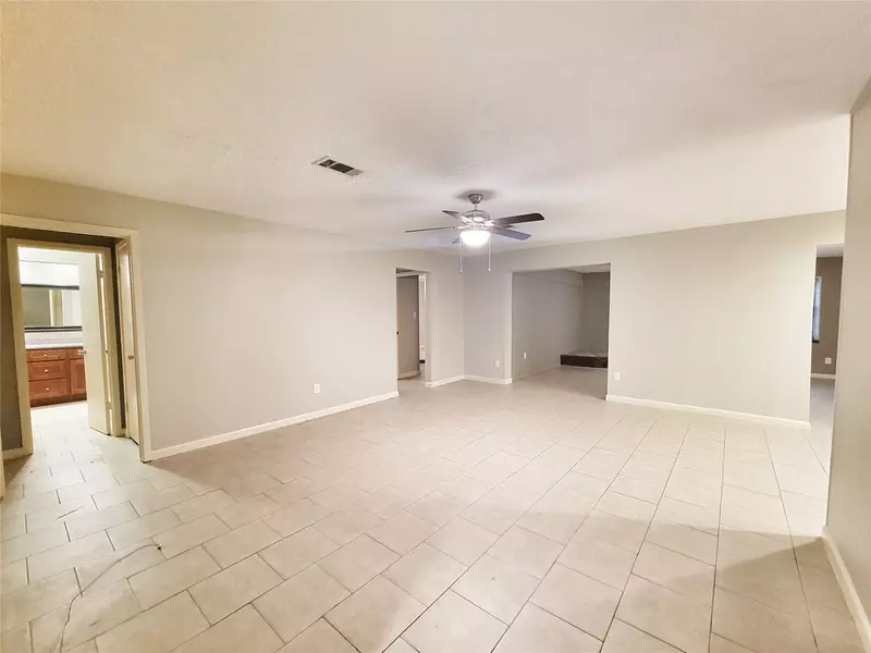 16311 Tibet RD, Friendswood, TX 77546
