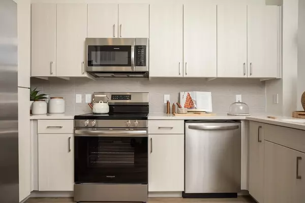 Houston, TX 77009,1690 North LOOP #310