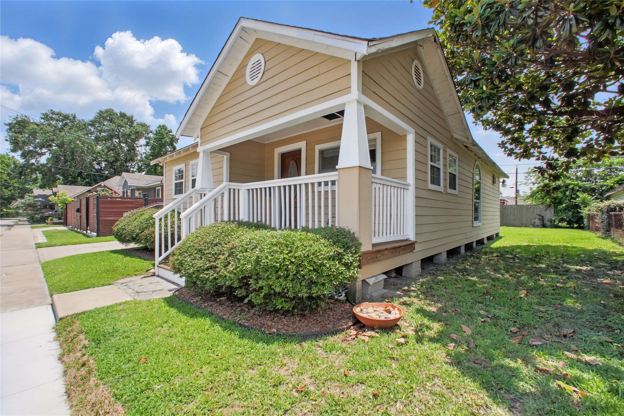 1118 Hammock ST, Houston, TX 77009