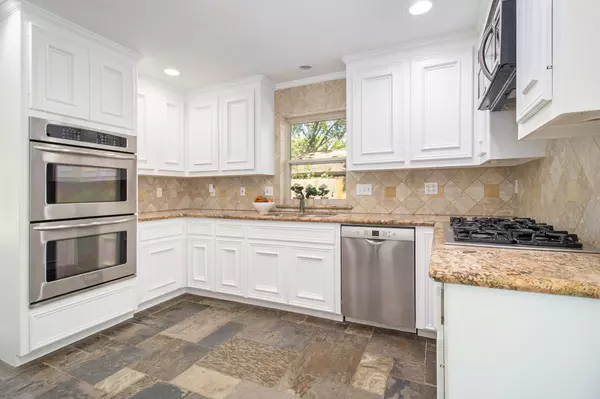 Seabrook, TX 77586,1014 Woodbank DR
