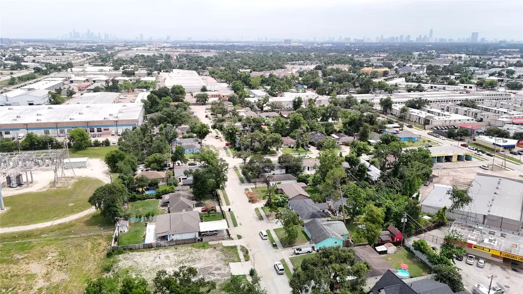 11622 Shoshone RD, Houston, TX 77055
