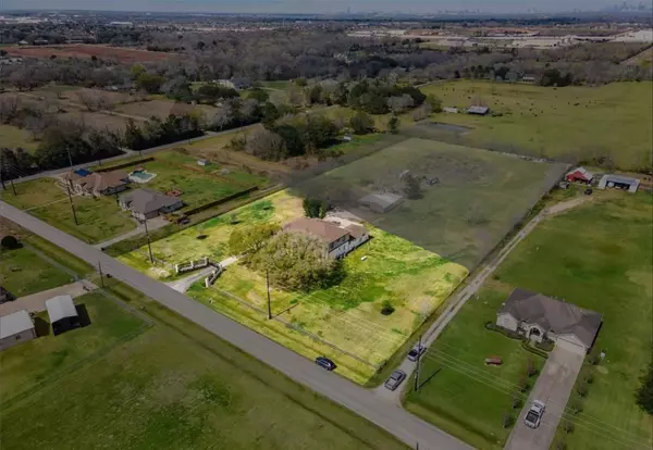 Pearland, TX 77581,7737 Brookside RD