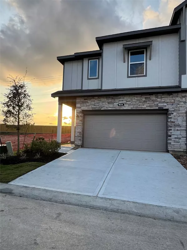 9036 Besos LN, Houston, TX 77051