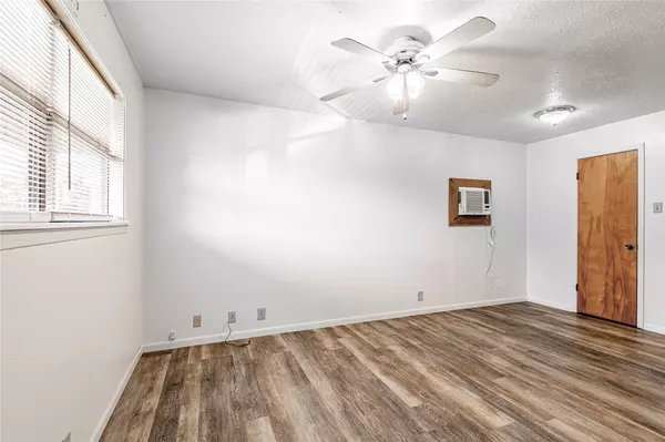 Huntsville, TX 77320,120 McAdams LN #J