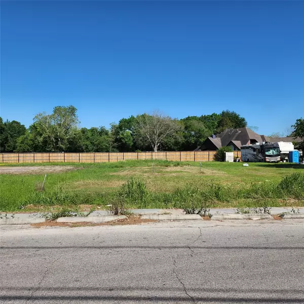 Houston, TX 77088,8112 Carver RD