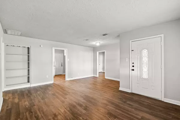 Baytown, TX 77520,911 Patsy DR