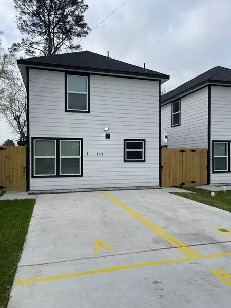 8226 Linda Vista RD, Houston, TX 77028