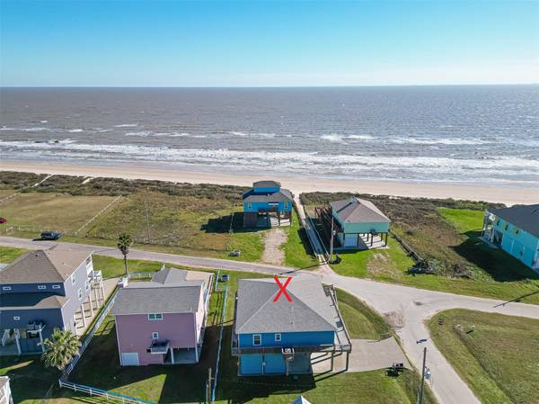 3401 Sand Castle LN, Port Bolivar, TX 77650