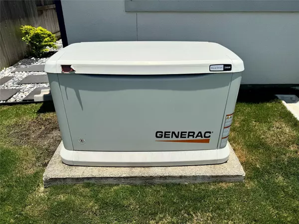 Iowa Colony, TX 77583,4050 Shackleton CT